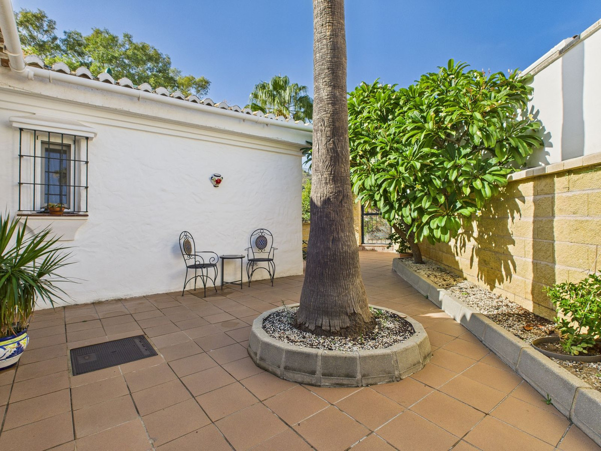 4 Bed Townhouse for sale in Estepona Costa Del Sol, Málaga, Spain