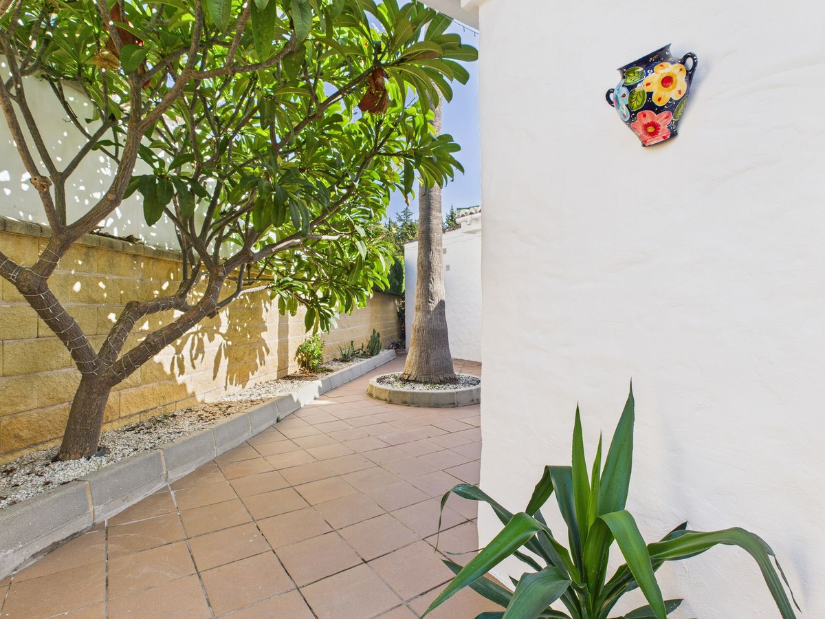 4 Bed Townhouse for sale in Estepona Costa Del Sol, Málaga, Spain