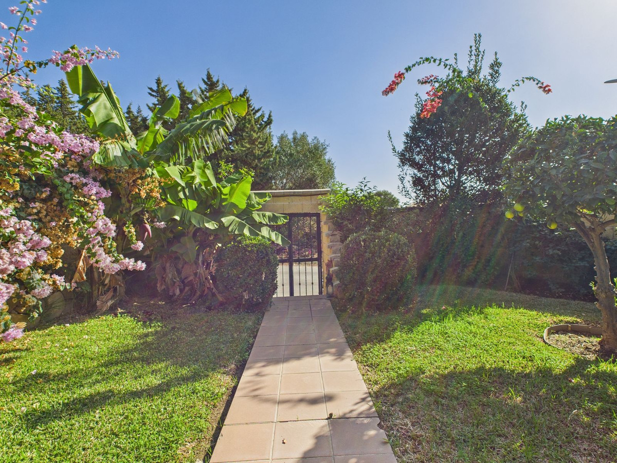 4 Bed Townhouse for sale in Estepona Costa Del Sol, Málaga, Spain