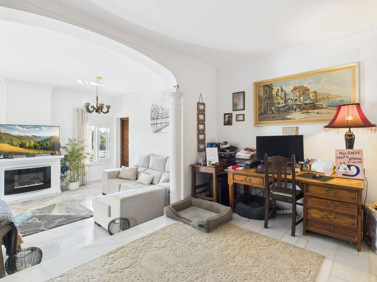 4 Bed Townhouse for sale in Estepona Costa Del Sol, Málaga, Spain