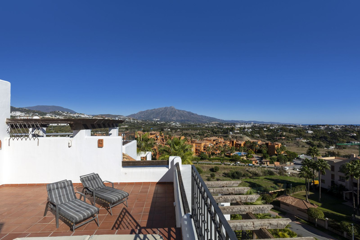 3 Bed Apartment for sale in Benahavís Costa Del Sol, Málaga, Spain