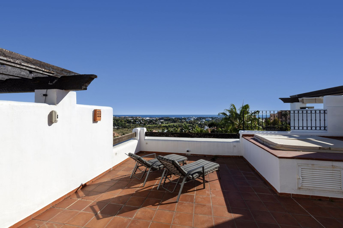 3 Bed Apartment for sale in Benahavís Costa Del Sol, Málaga, Spain