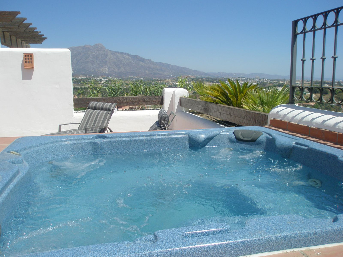 3 Bed Apartment for sale in Benahavís Costa Del Sol, Málaga, Spain