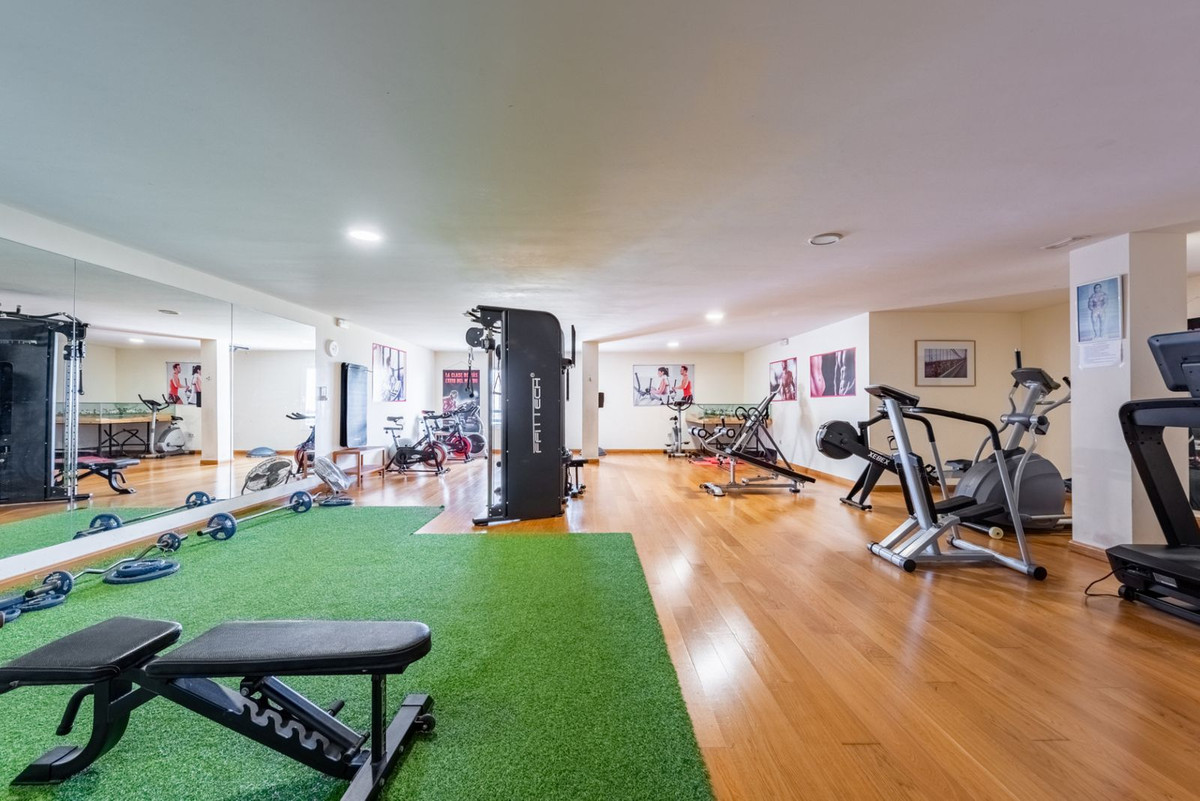3 Bed Apartment for sale in Benahavís Costa Del Sol, Málaga, Spain