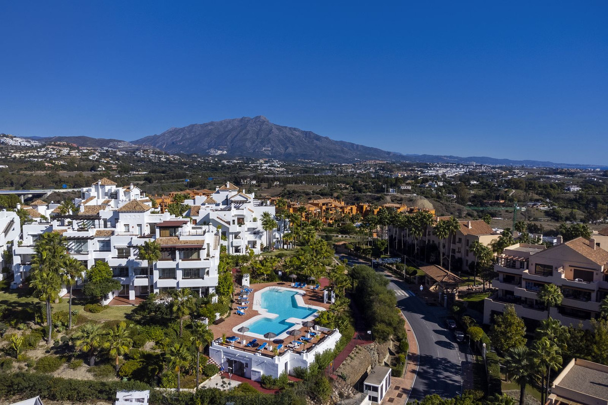 3 Bed Apartment for sale in Benahavís Costa Del Sol, Málaga, Spain