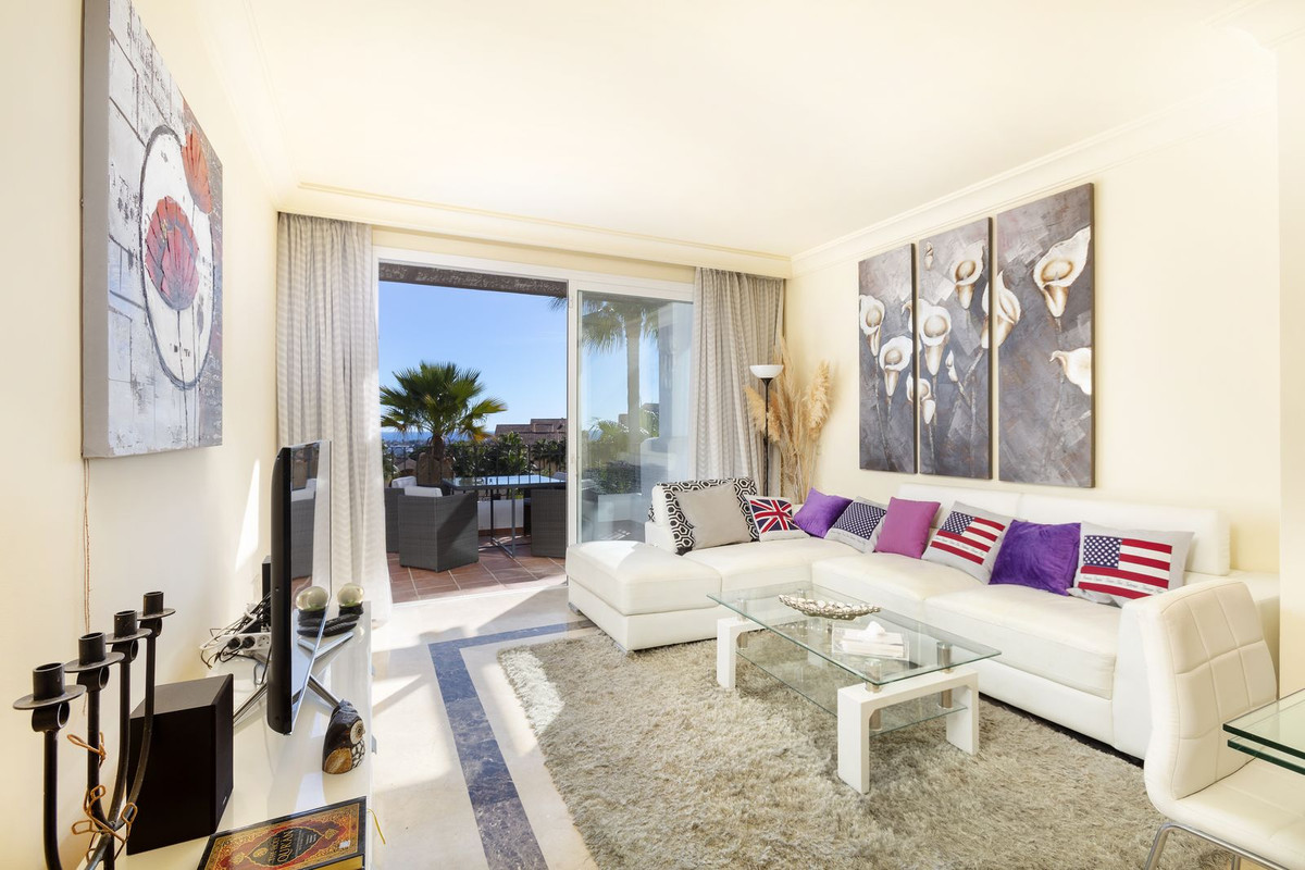 3 Bed Apartment for sale in Benahavís Costa Del Sol, Málaga, Spain