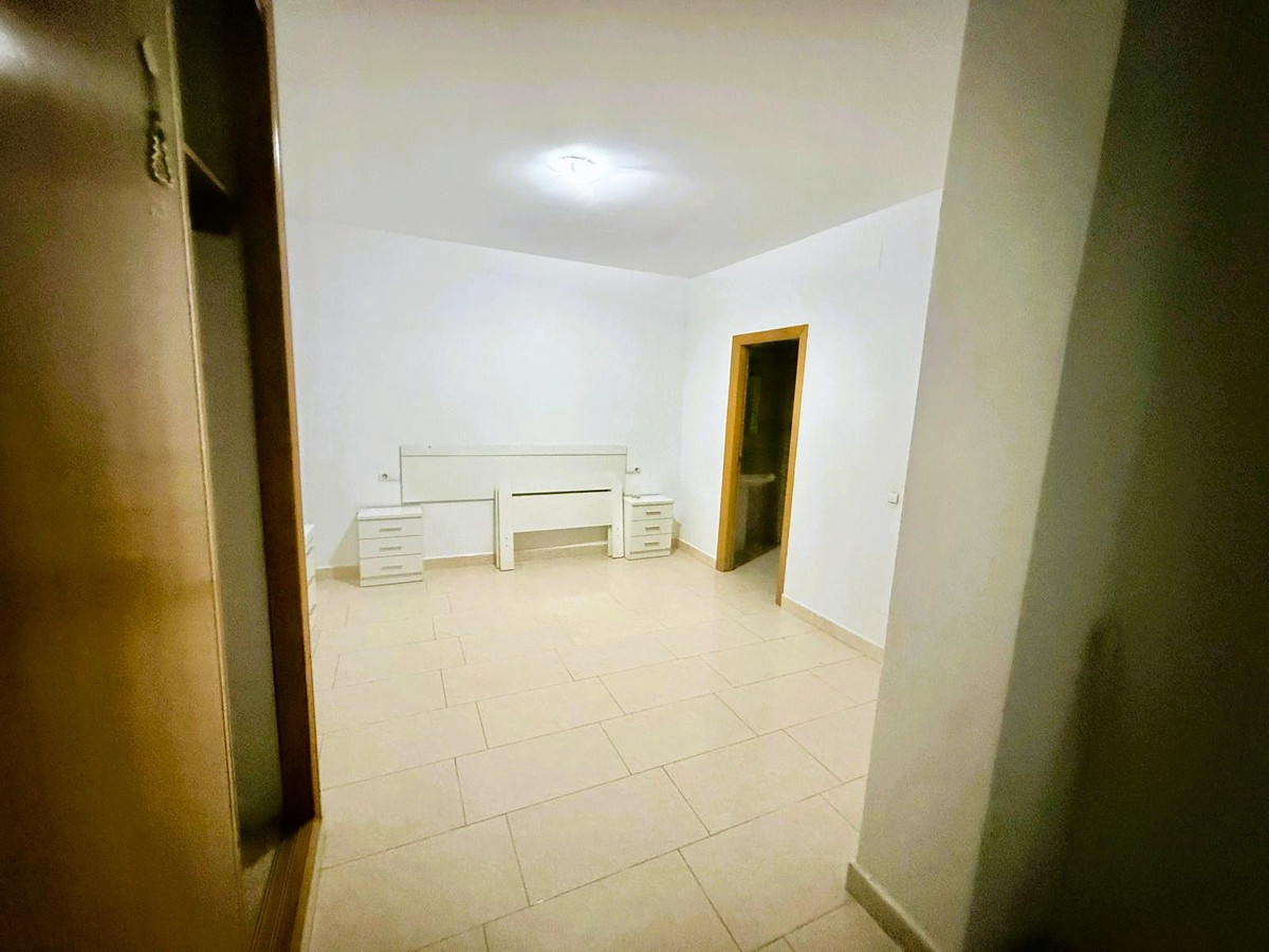 3 Bed Apartment for sale in Fuengirola Costa Del Sol, Málaga, Spain