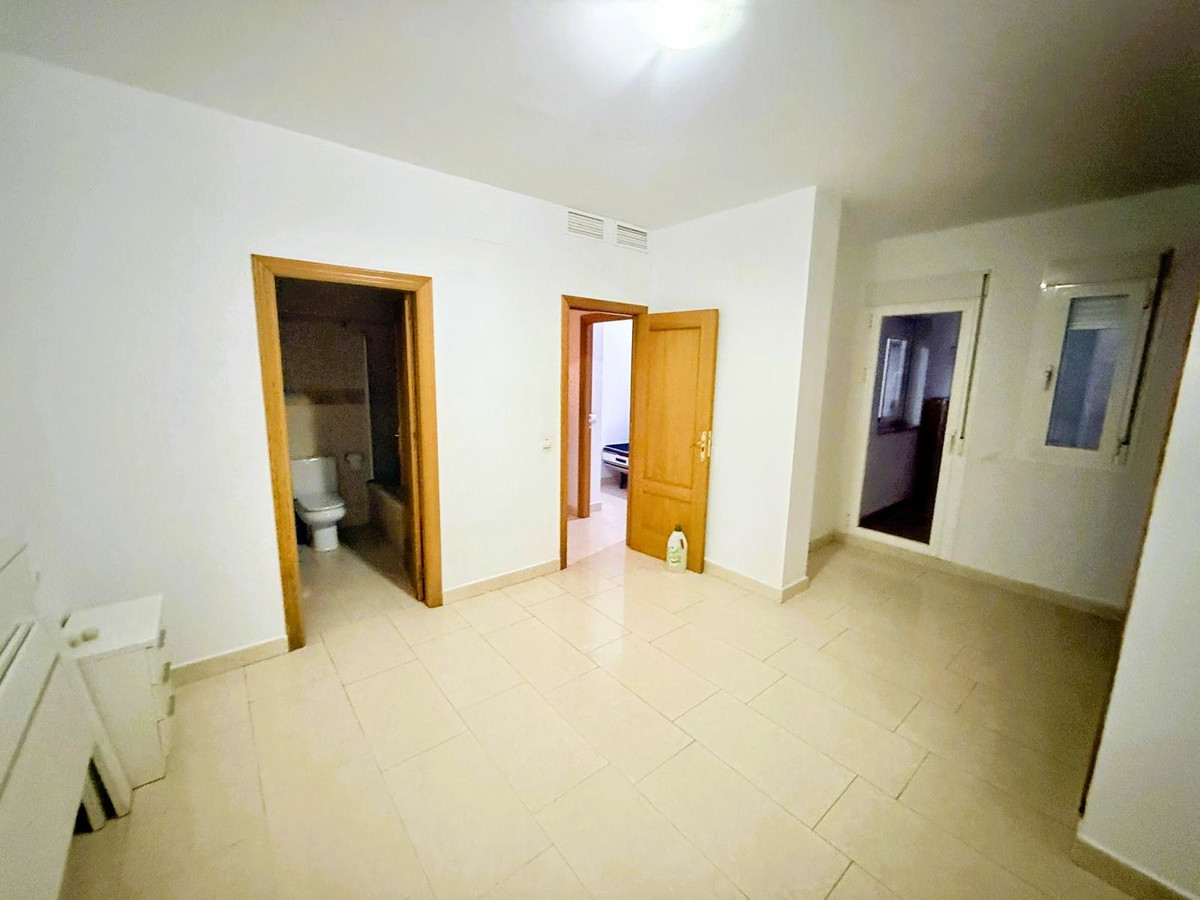 3 Bed Apartment for sale in Fuengirola Costa Del Sol, Málaga, Spain