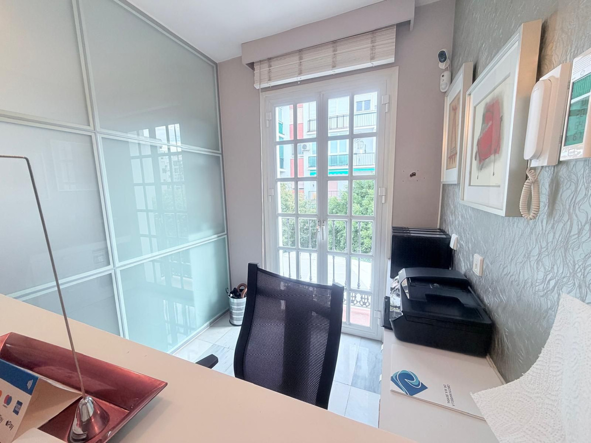 3 Bed Apartment for sale in Marbella Costa Del Sol, Málaga, Spain