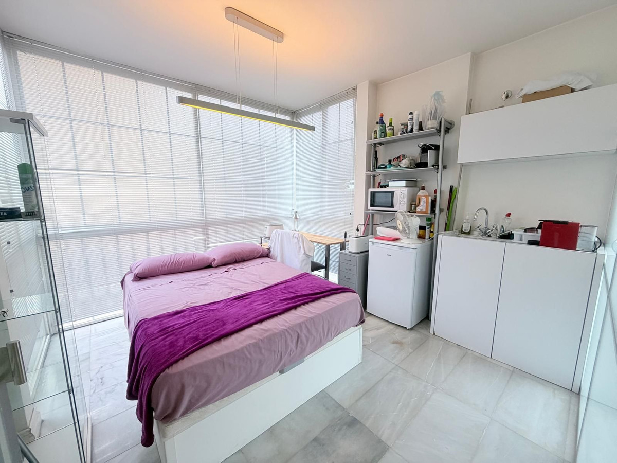 3 Bed Apartment for sale in Marbella Costa Del Sol, Málaga, Spain