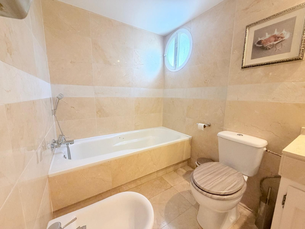 3 Bed Apartment for sale in Marbella Costa Del Sol, Málaga, Spain