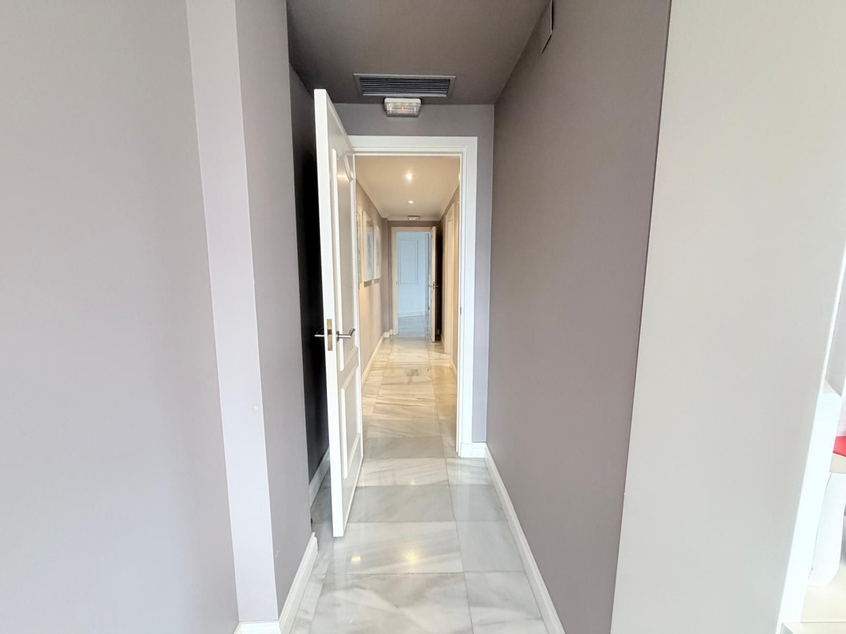 3 Bed Apartment for sale in Marbella Costa Del Sol, Málaga, Spain