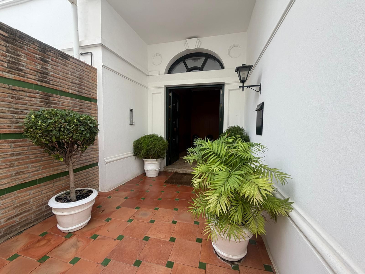 3 Bed Apartment for sale in Marbella Costa Del Sol, Málaga, Spain