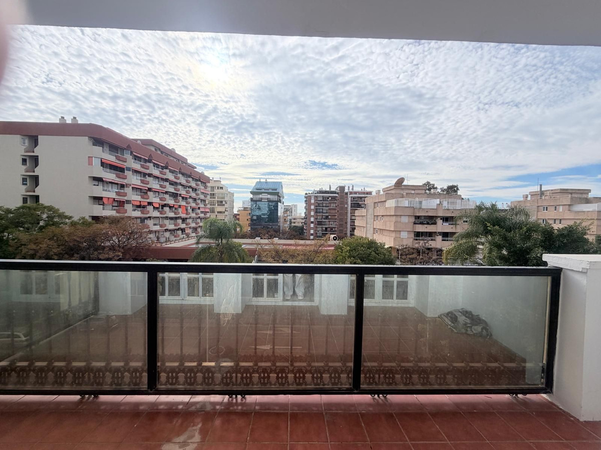 3 Bed Apartment for sale in Marbella Costa Del Sol, Málaga, Spain