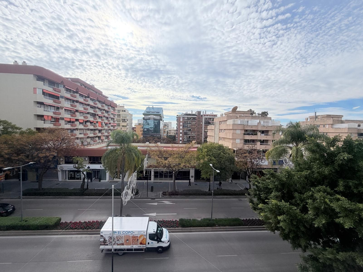 3 Bed Apartment for sale in Marbella Costa Del Sol, Málaga, Spain