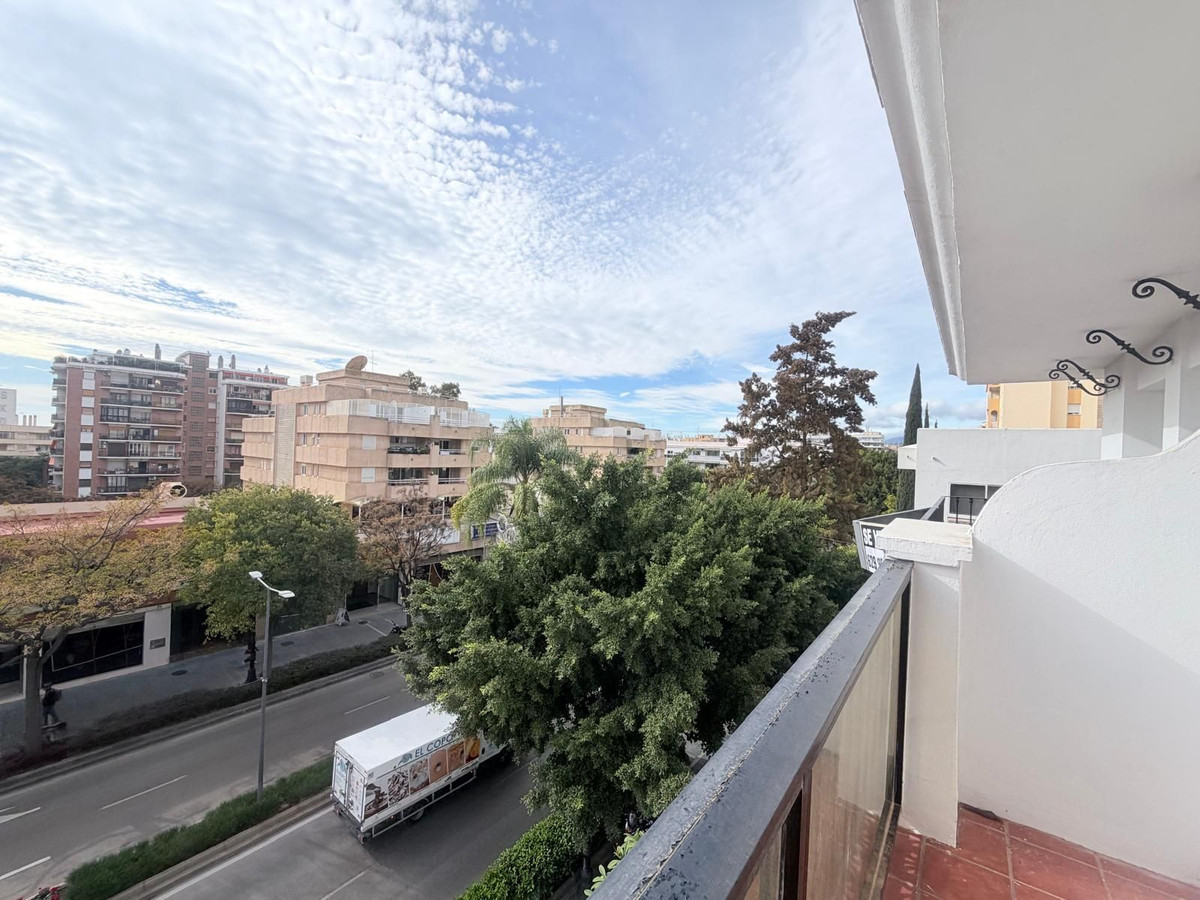 3 Bed Apartment for sale in Marbella Costa Del Sol, Málaga, Spain