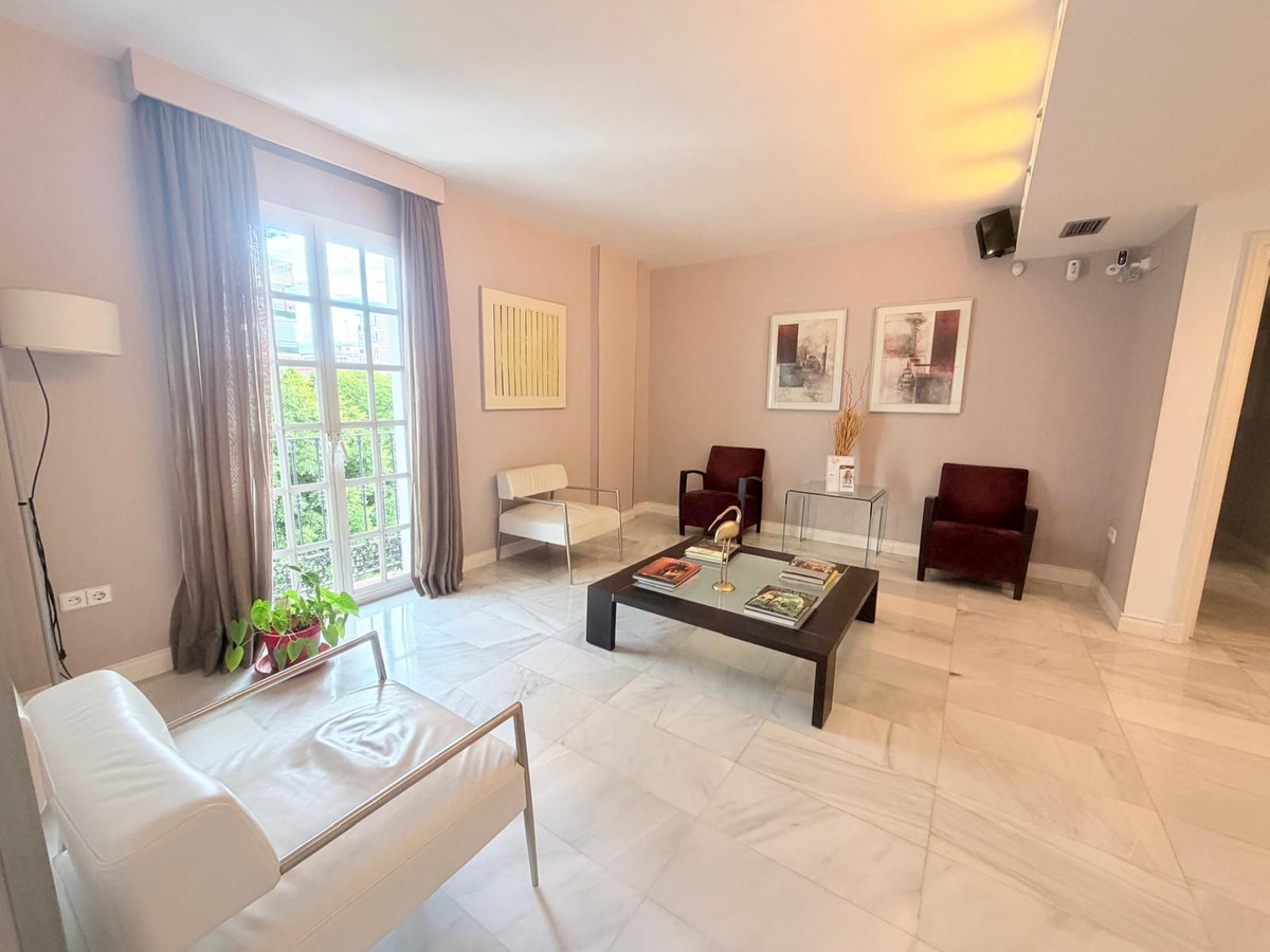 3 Bed Apartment for sale in Marbella Costa Del Sol, Málaga, Spain