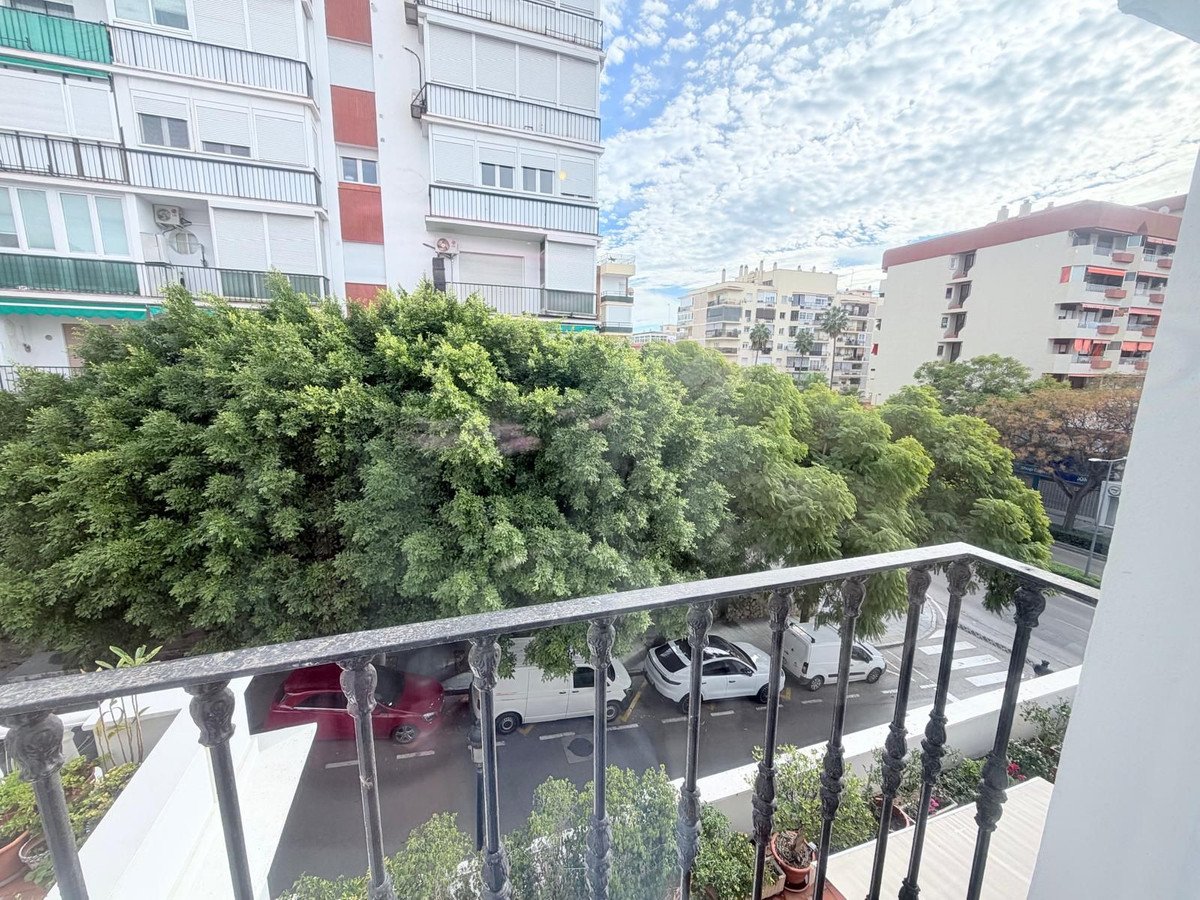 3 Bed Apartment for sale in Marbella Costa Del Sol, Málaga, Spain