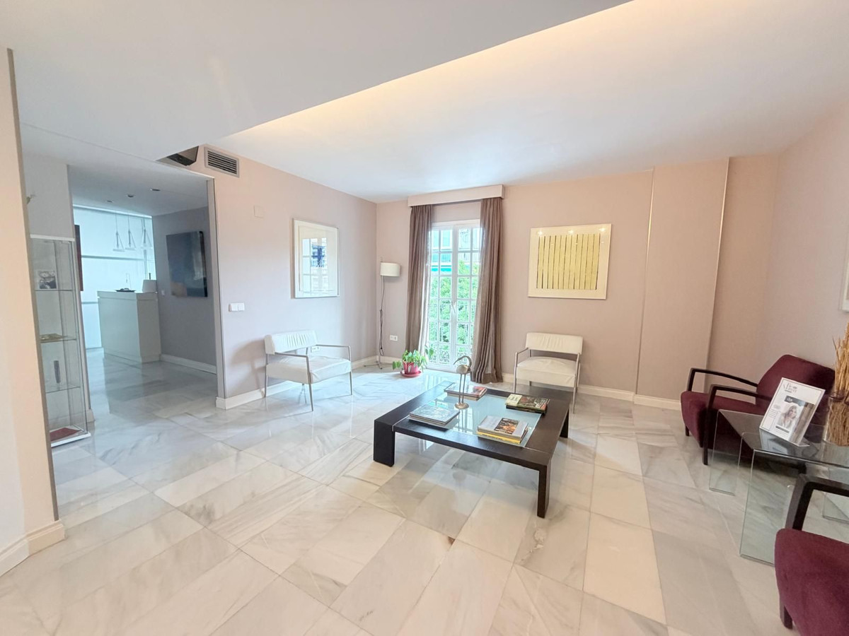 3 Bed Apartment for sale in Marbella Costa Del Sol, Málaga, Spain