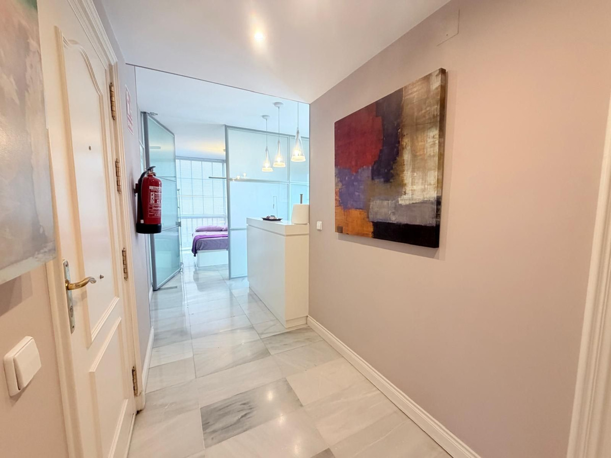 3 Bed Apartment for sale in Marbella Costa Del Sol, Málaga, Spain