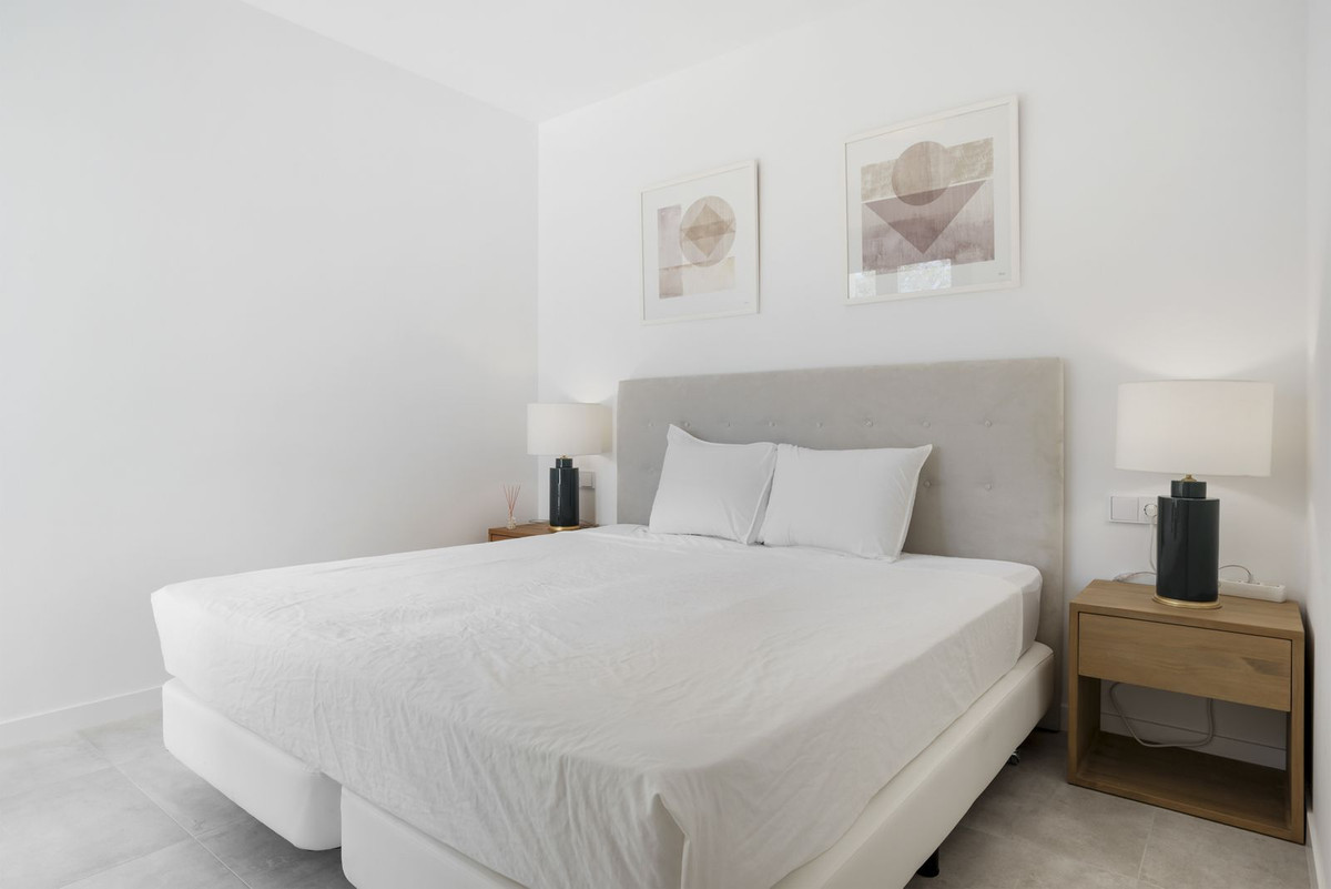 3 Bed Apartment for sale in Estepona Costa Del Sol, Málaga, Spain