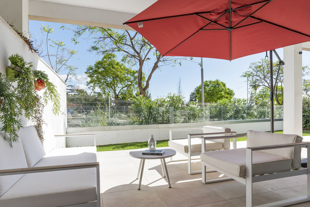 3 Bed Apartment for sale in Estepona Costa Del Sol, Málaga, Spain