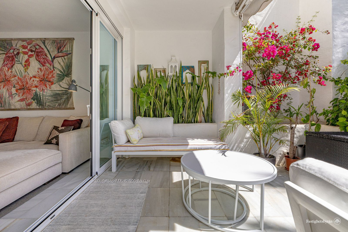 2 Bed Apartment for sale in Estepona Costa Del Sol, Málaga, Spain