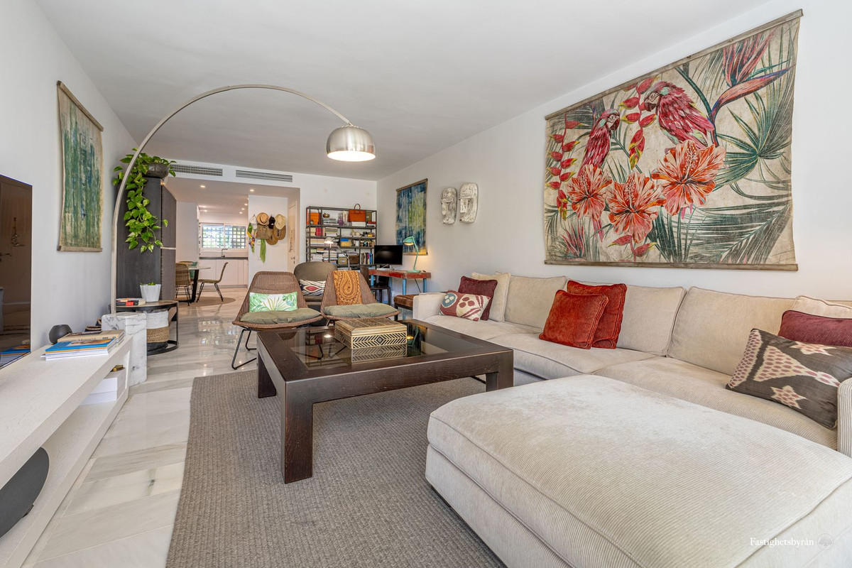 2 Bed Apartment for sale in Estepona Costa Del Sol, Málaga, Spain