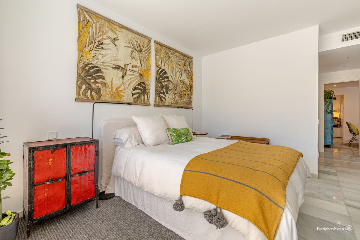 2 Bed Apartment for sale in Estepona Costa Del Sol, Málaga, Spain