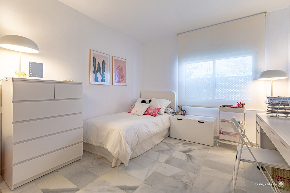 2 Bed Apartment for sale in Estepona Costa Del Sol, Málaga, Spain