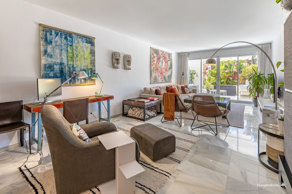 2 Bed Apartment for sale in Estepona Costa Del Sol, Málaga, Spain