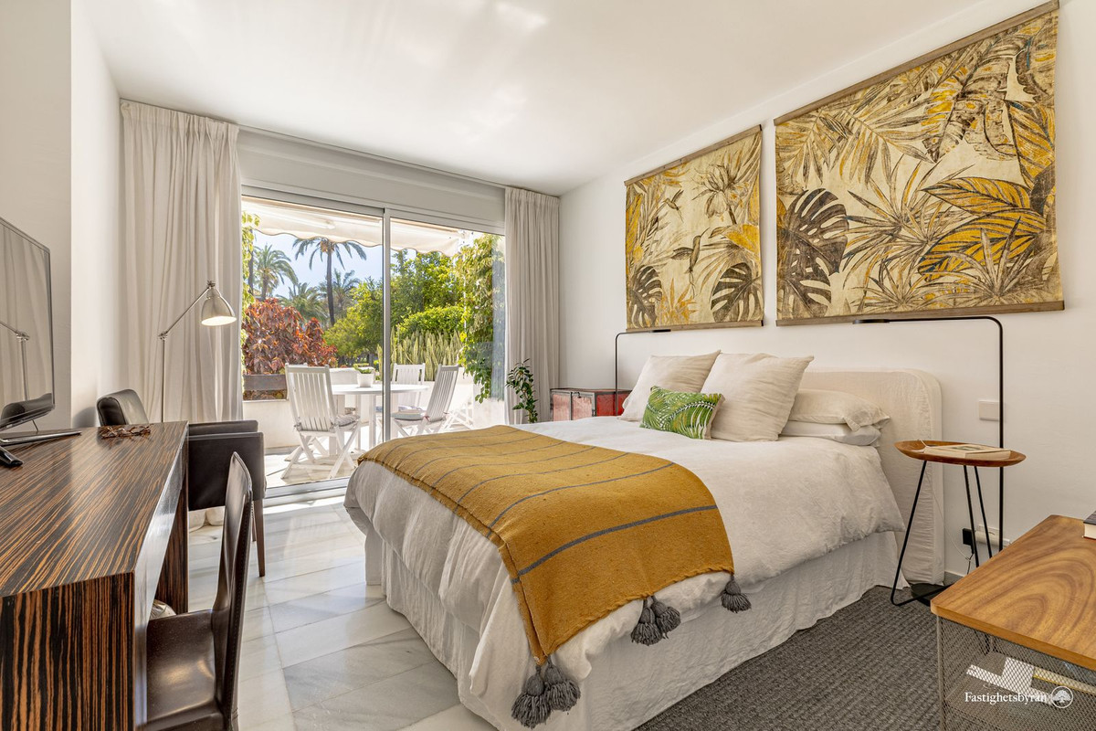2 Bed Apartment for sale in Estepona Costa Del Sol, Málaga, Spain