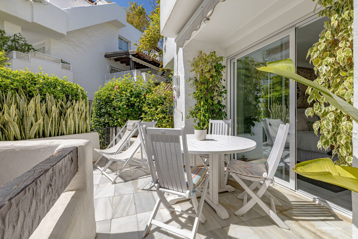 2 Bed Apartment for sale in Estepona Costa Del Sol, Málaga, Spain
