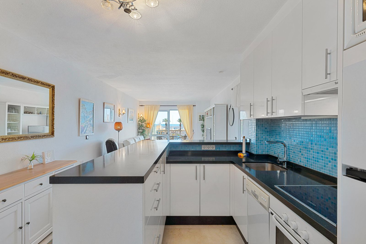 2 Bed Apartment for sale in Fuengirola Costa Del Sol, Málaga, Spain