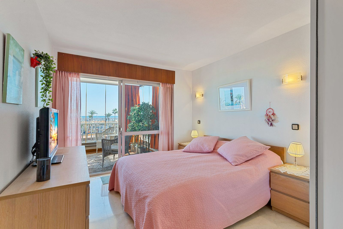 2 Bed Apartment for sale in Fuengirola Costa Del Sol, Málaga, Spain