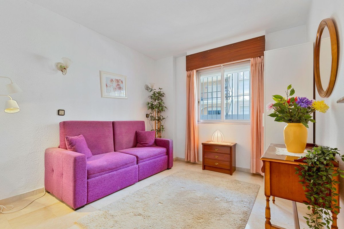 2 Bed Apartment for sale in Fuengirola Costa Del Sol, Málaga, Spain