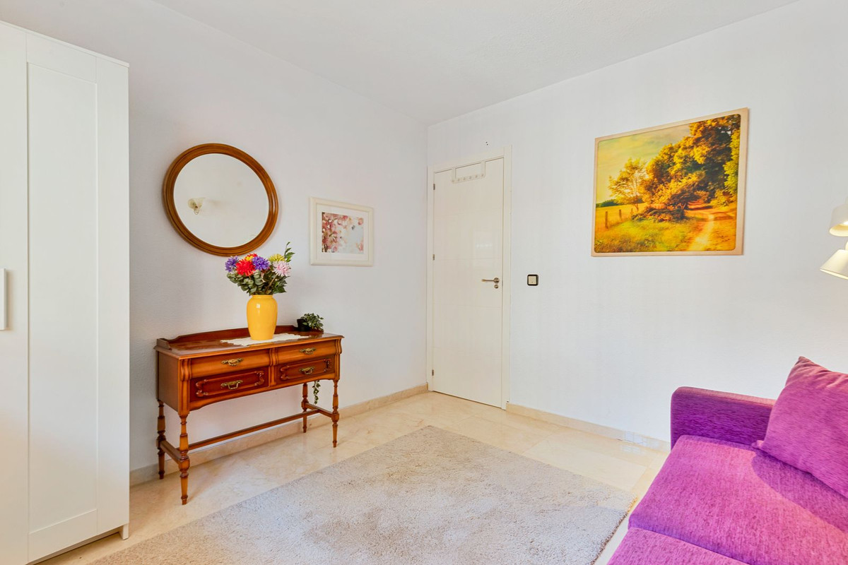 2 Bed Apartment for sale in Fuengirola Costa Del Sol, Málaga, Spain