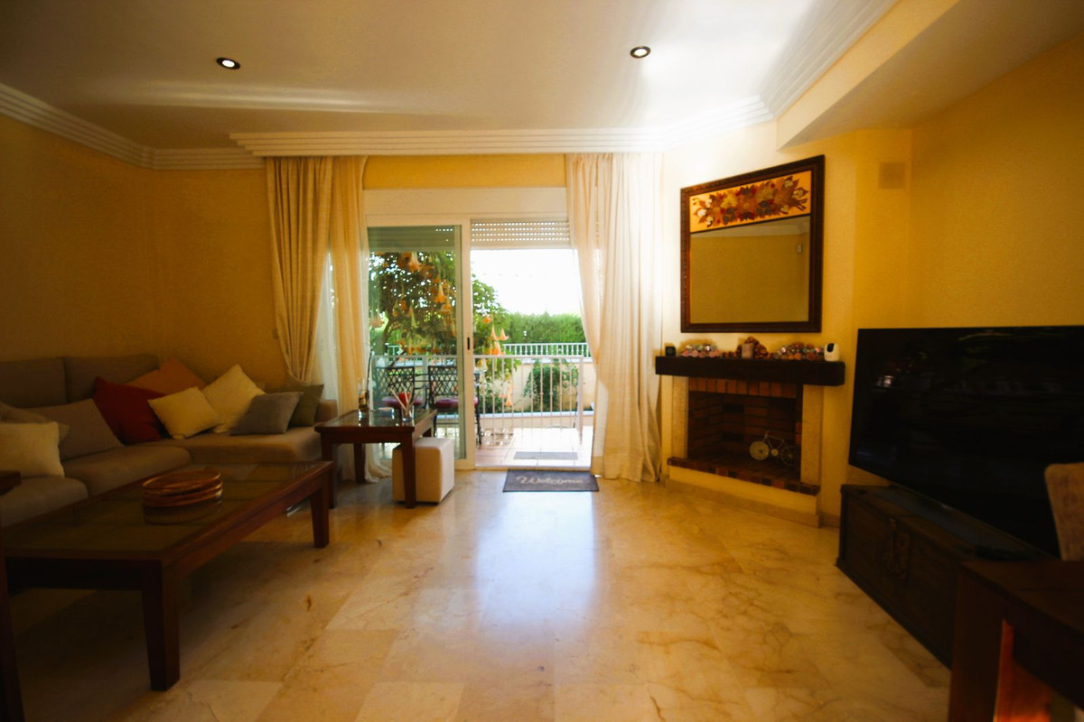 4 Bed Townhouse for sale in El Rosario Costa Del Sol, Málaga, Spain
