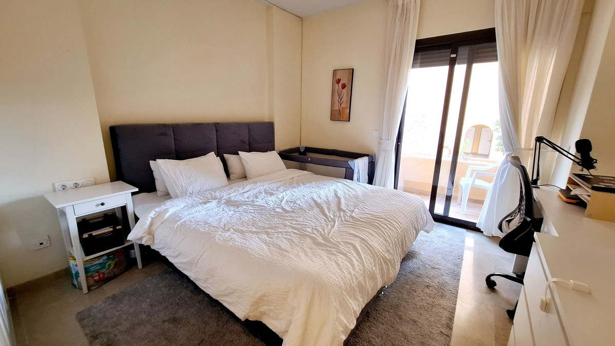 3 Bed Apartment for sale in La Duquesa Costa Del Sol, Málaga, Spain