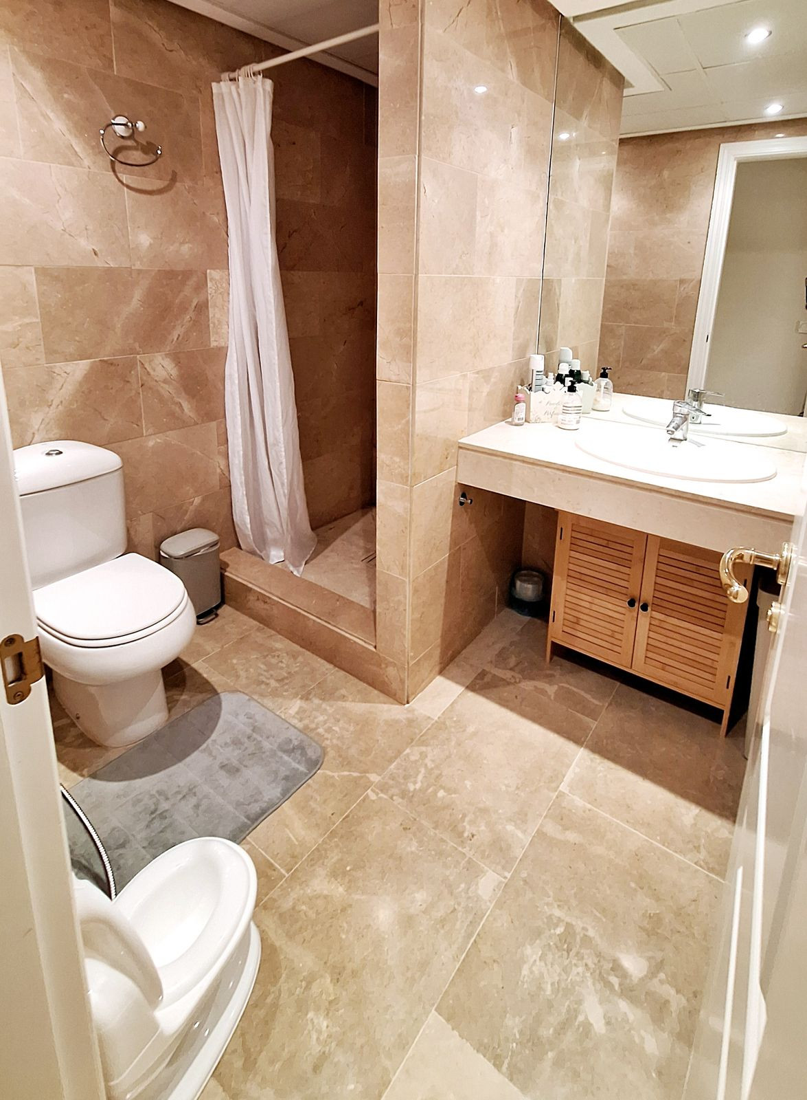 3 Bed Apartment for sale in La Duquesa Costa Del Sol, Málaga, Spain
