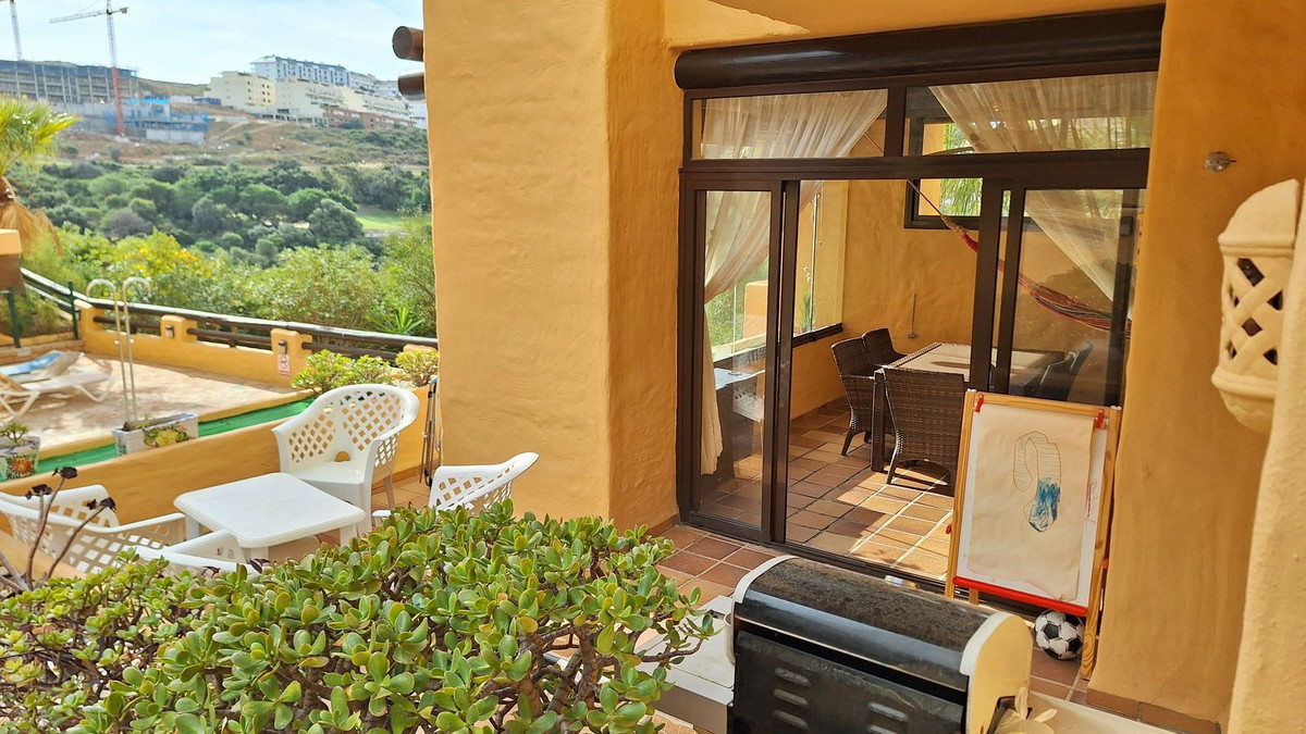 3 Bed Apartment for sale in La Duquesa Costa Del Sol, Málaga, Spain