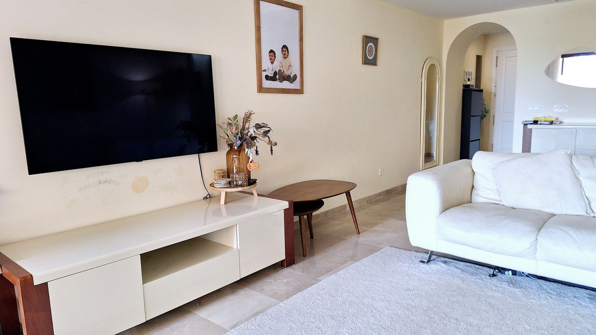 3 Bed Apartment for sale in La Duquesa Costa Del Sol, Málaga, Spain