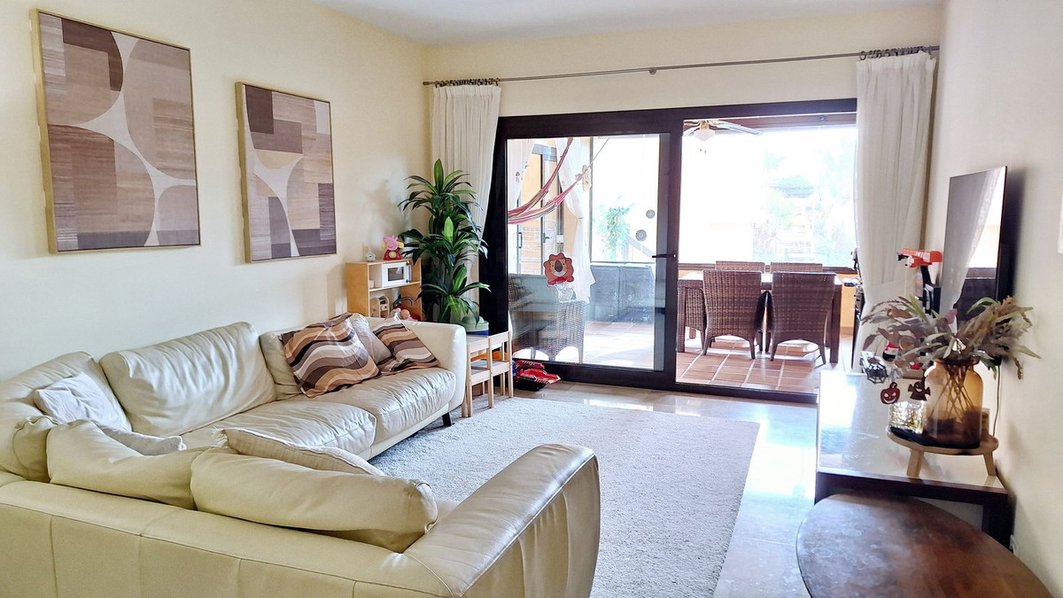 3 Bed Apartment for sale in La Duquesa Costa Del Sol, Málaga, Spain