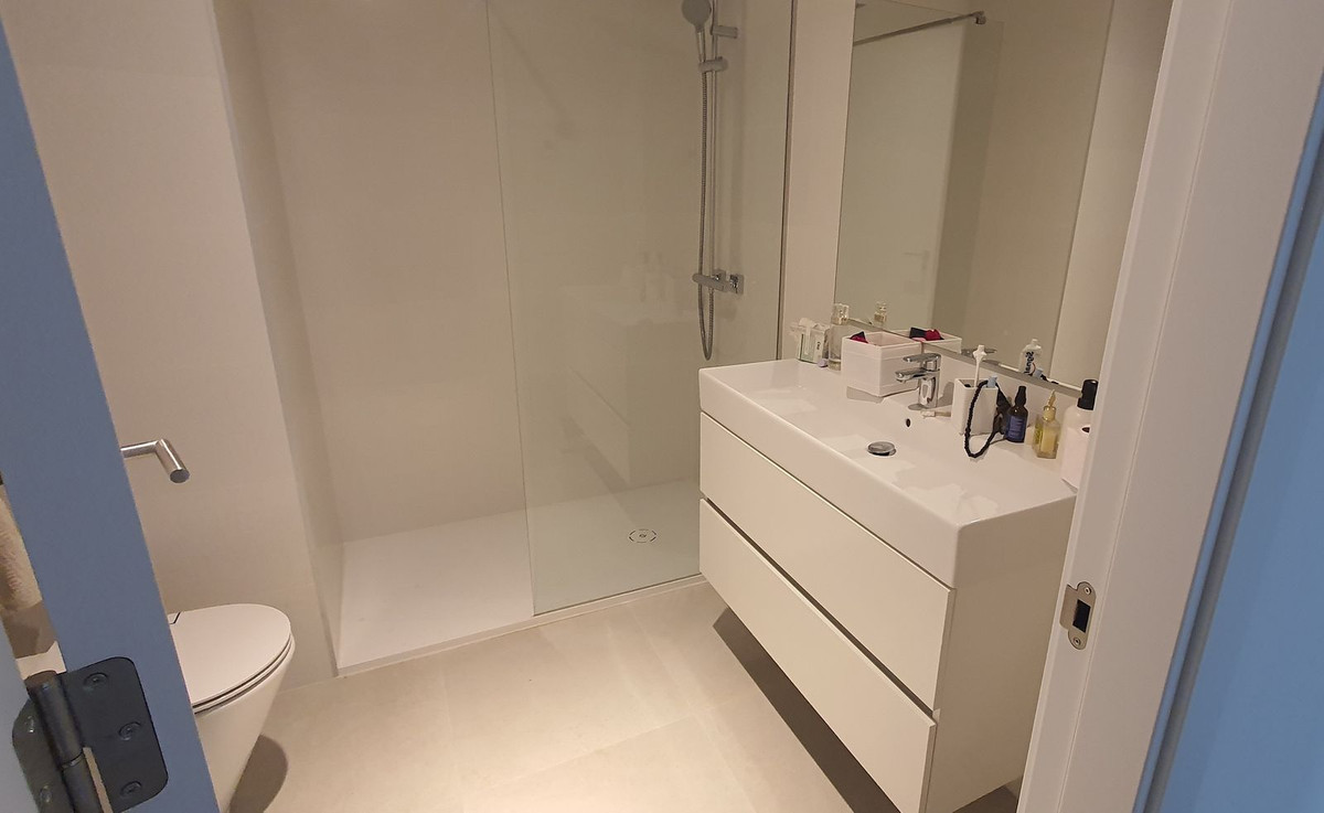 2 Bed Apartment for sale in Estepona Costa Del Sol, Málaga, Spain