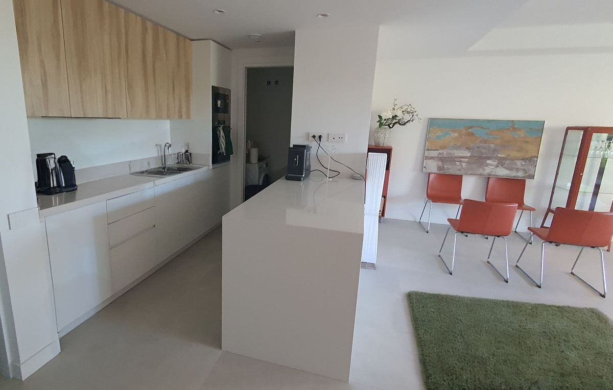 2 Bed Apartment for sale in Estepona Costa Del Sol, Málaga, Spain
