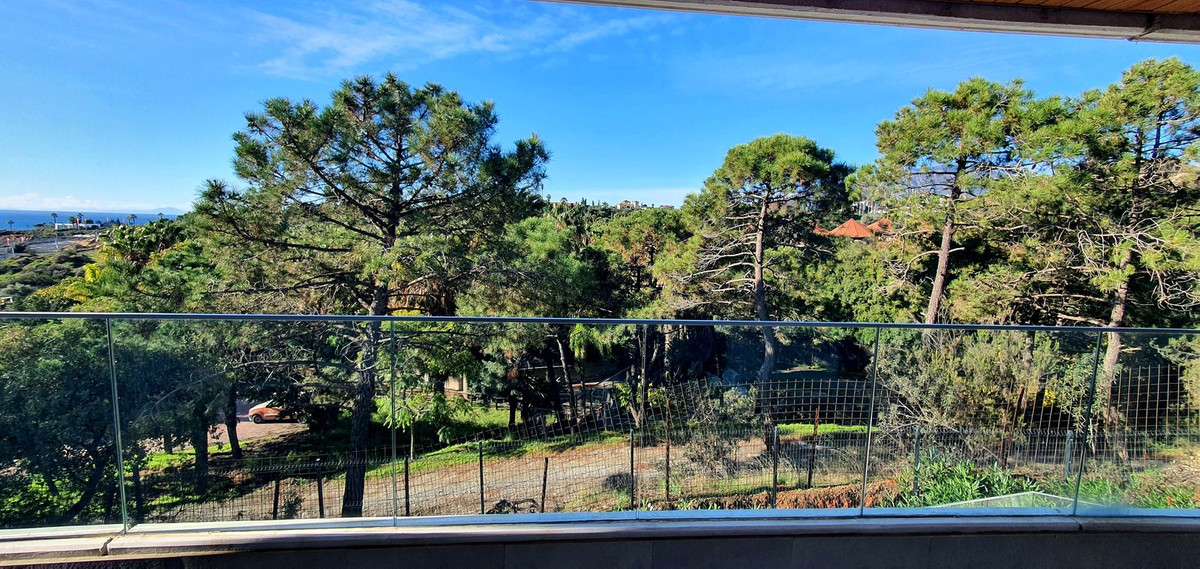 2 Bed Apartment for sale in Estepona Costa Del Sol, Málaga, Spain