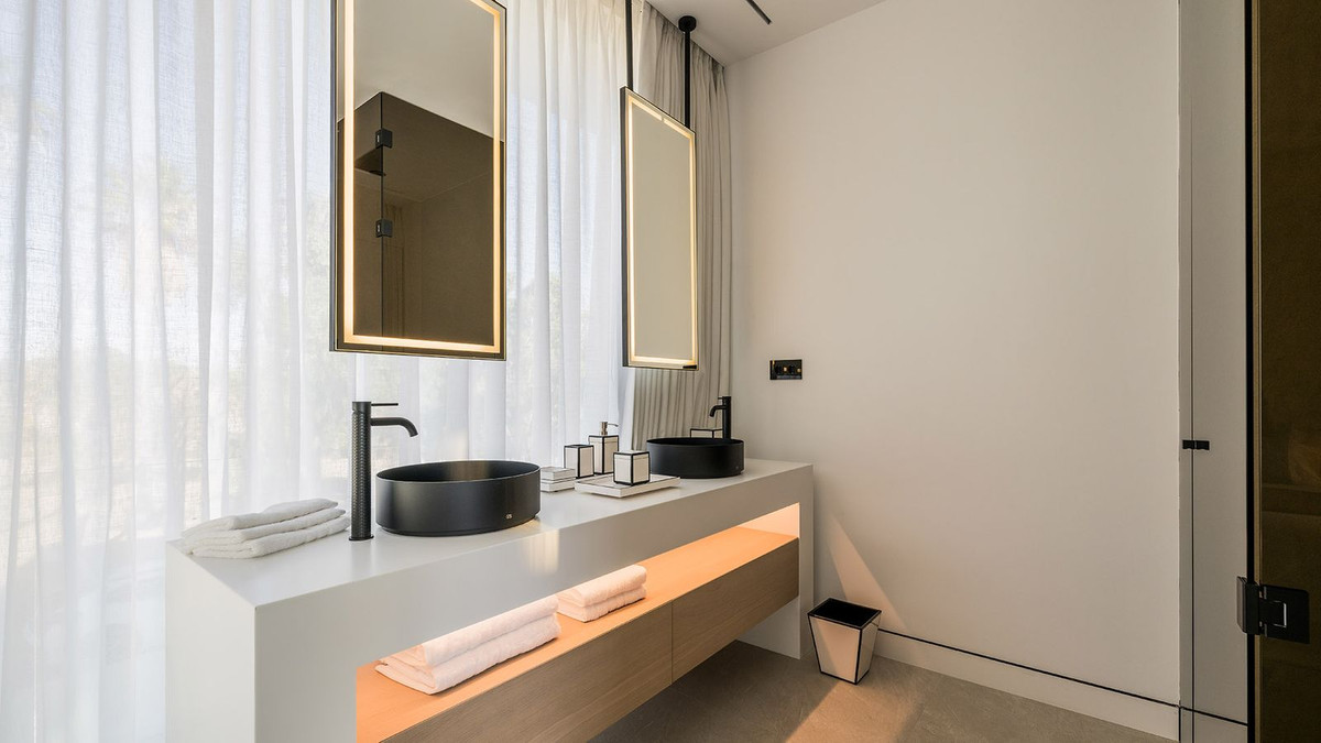 Se vende Pareada de 4 dormitorios en Costa Del Sol, Málaga, España