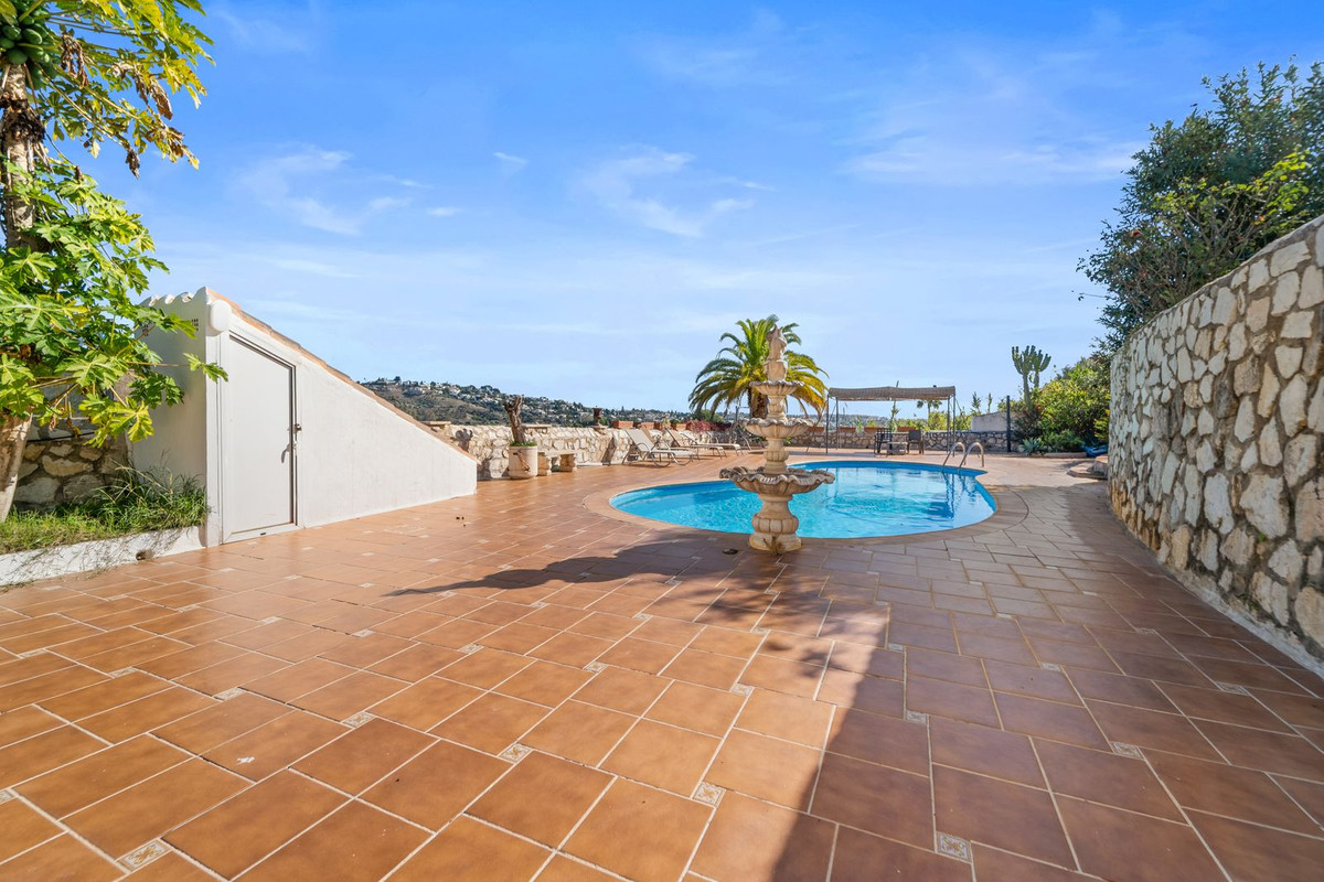 4 Bed Townhouse for sale in Mijas Costa Del Sol, Málaga, Spain