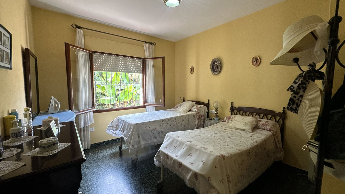 4 Bed Townhouse for sale in Rincón De La Victoria Costa Del Sol East, Málaga, Spain
