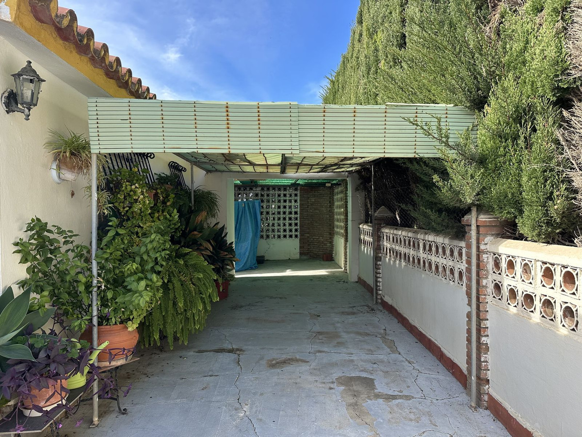 4 Bed Townhouse for sale in Rincón De La Victoria Costa Del Sol East, Málaga, Spain